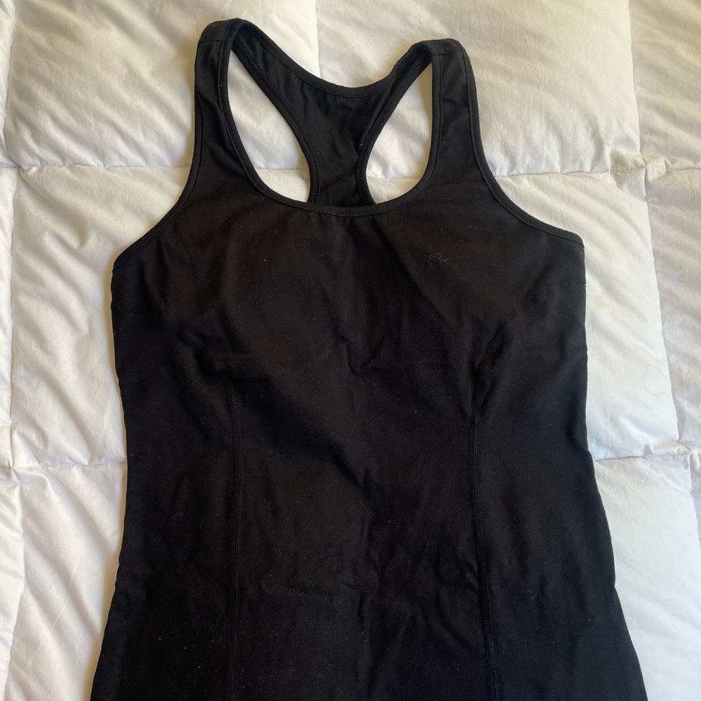 Black workout top